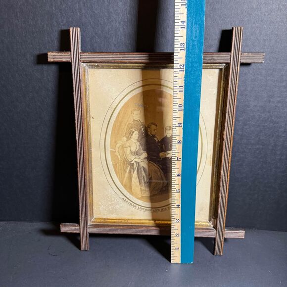 Lincoln Family Photograph [Art 030] - Picture 4 of 6